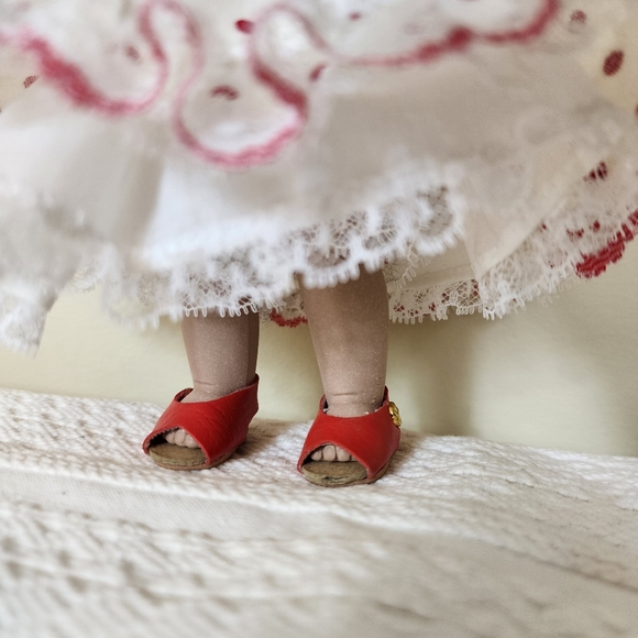 Vintage Madame Alexander Cuba Doll 8" RARE FIND - Picture 6 of 9